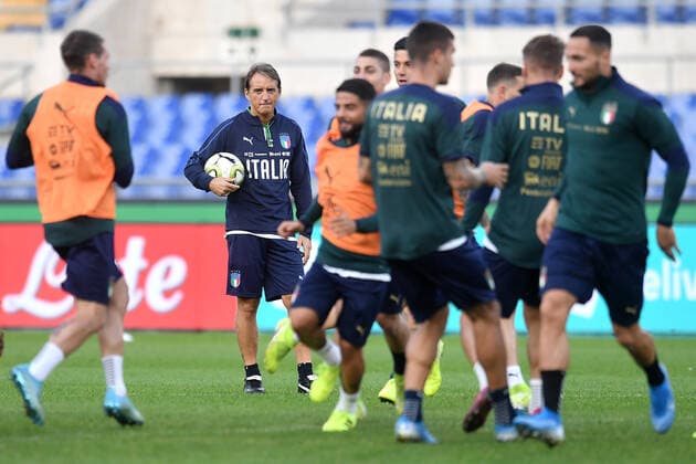 Fußball, Nationalteam Italien Training Roberto Mancini looks at his players during the training Roma 11-10-2019 Stadio Olimpico European Qualifiers Qualifying round Italy - Greece day -1 training Photo Andrea Staccioli Insidefoto andreaxstaccioli