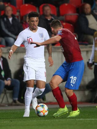 Czech Republic v England UEFA EURO, EM, Europameisterschaft,Fussball 2020 Qualifiers Jan Boril of Czech Republic and Jadon Sancho of England in action during the UEFA Euro 2020 Qualifiers match at Sinobo Stadium, Prague Content Not Available For UK Newspapers Copyright: xPaulxChestertonx FIL-13738-0065