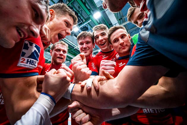 Würzburg, Deutschland 11. Oktober 2019: 2. BL - 19 20- DjK Rimpar Wölfe vs. SG BBM Bietigheim v.li. Tim Dahlhaus (SG BBM Bietigheim), Michael Kraus (SG BBM Bietigheim), Vetle Ronningen (SG BBM Bietigheim), Nikola Vlahovic (Bietigheim), Martin Marcec (SG BBM Bietigheim) Würzburg s.Oliver Arena Deutschland