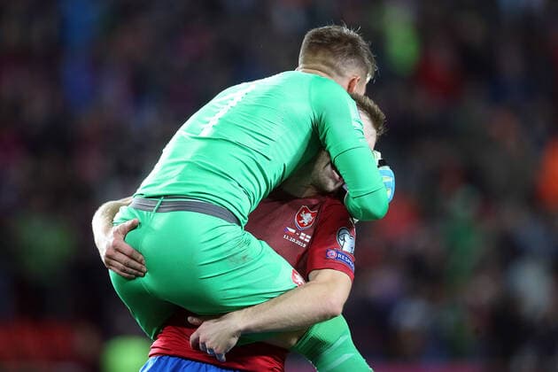 Czech Republic v England UEFA EURO, EM, Europameisterschaft,Fussball 2020 Qualifiers Tomas Vaclik of Czech Republic and Jakub Brabec of Czech Republic celebrate victory at the end of the UEFA Euro 2020 Qualifiers match at Sinobo Stadium, Prague Content Not Available For UK Newspapers Copyright: xPaulxChestertonx FIL-13738-0111
