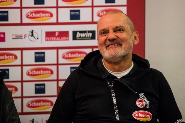 FlyerAlarm Frauen Fussball Bundesliga; 1. FC Koeln - VfL Wolfsburg; 11.10.2019 1. FC Koeln Trainer Willi Breuer, FlyerAlarm Frauen Fussball Bundesliga, 1. FC Koeln - VfL Wolfsburg, Koeln, Franz-Kremer-Stadion DFL REGULATIONS PROHIBIT ANY USE OF PHOTOGRAPHS AS IMAGE SEQUENCES AND OR QUASI-VIDEO. Copyright: xBEAUTIFULxSPORTS Wunderlx