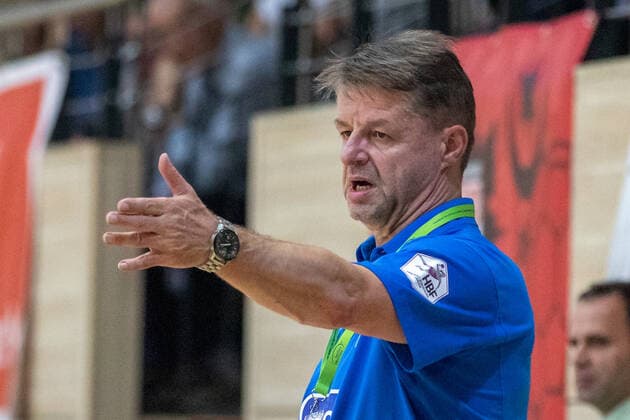 12.10.2019, Handball, Frauen, 2. Bundesliga, SV Union Halle-Neustadt - HC Roedertal, Trainer Frank Muehlner (Roedertal). Halle Erdgas Sportarena ST Deutschland