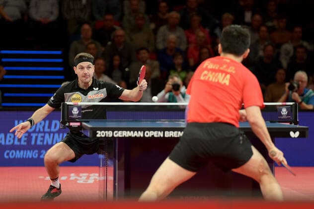 Bilder des Jahres 2019, Sport 10 Oktober Sport Themen der Woche KW41 Sport Bilder des Tages Tischtennis German Open 2019 am 12.10.2019 in der ÖVB-Arene in Bremen Timo Boll, links im Viertelfinale gegen Fan Zhendong ( CHN ) *** Table tennis German Open 2019 on 12 10 2019 in the ÖVB Arene in Bremen Timo Boll, left in the quarter finals against Fan Zhendong CHN xJFx