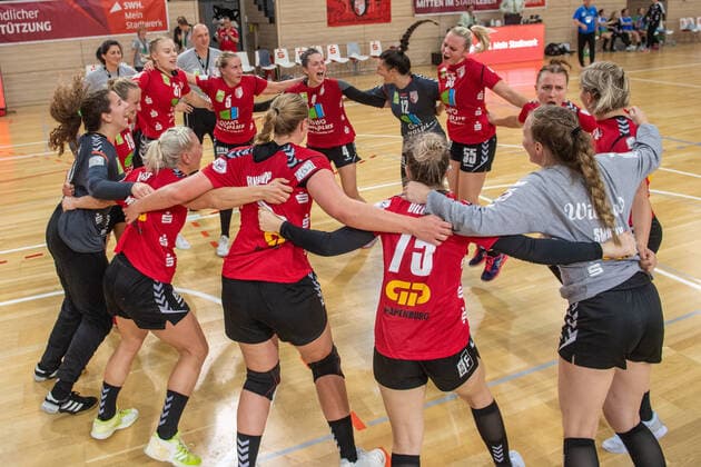Jubel Wildcats nach dem Sieg SV Union Halle-Neustadt (Wildcats) vs. HC Rödertal e.V. - die Rödertalbienen (HCR) Handball 2.Bundesliga - Saison 2019 2020 Copyright: xVIADATAx xHolgerxJohnx Halle Saale Sachsen-Anhalt Deutschland