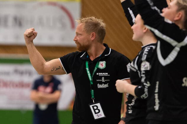 Christian Denk (SG 09 Kirchhof Chef-Trainer), SG H2Ku Herrenberg vs. SG 09 Kirchhof, Handball, 2.Bundesliga, Frauen, HBF, Saison 19 20, GER, 12.10.2019, SG H2Ku Herrenberg vs. SG 09 Kirchhof, Handball, 2.Bundesliga, Frauen, HBF, Saison 19 20, GER, 12.10.2019 Herrenberg Copyright: xEIBNER WolfgangxFrankx EP_WFK