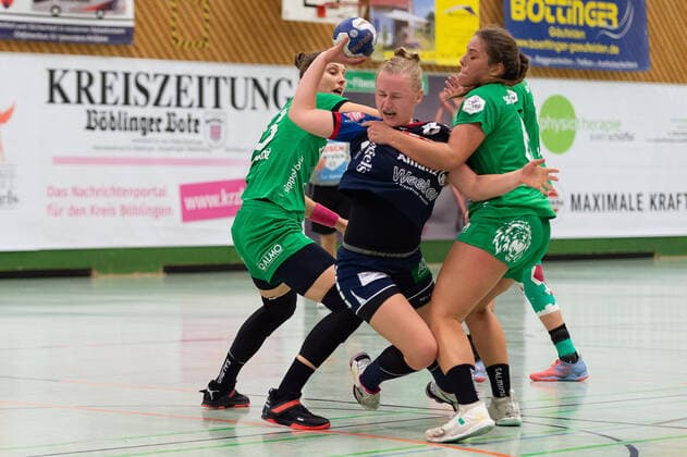 Greta Kavaliauskaite (SG 09 Kirchhof 23), Aylin Bok (SG H2Ku Herrenberg Kuties 08)h, Jana Schaffrick (SG 09 Kirchhof 06), SG H2Ku Herrenberg vs. SG 09 Kirchhof, Handball, 2.Bundesliga, Frauen, HBF, Saison 19 20, GER, 12.10.2019, SG H2Ku Herrenberg vs. SG 09 Kirchhof, Handball, 2.Bundesliga, Frauen, HBF, Saison 19 20, GER, 12.10.2019 Herrenberg Copyright: xEIBNER WolfgangxFrankx EP_WFK