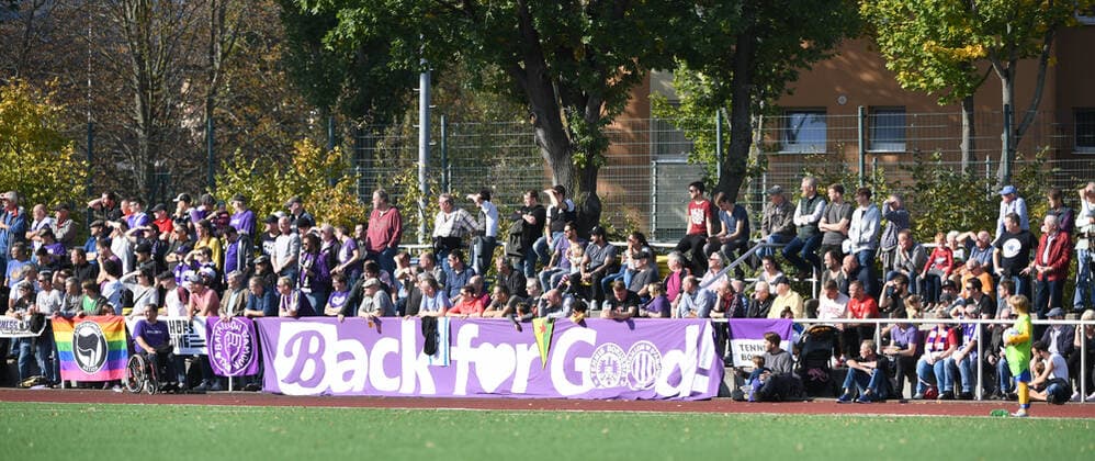 Fussball, Herren, Saison 2019 2020, Berliner AOK-Landespokal (3. Runde), SFC Stern 1900 - Tennis Borussia, Fans von TeBe, 13.10. 2019, Copyright: xMatthiasxKochx