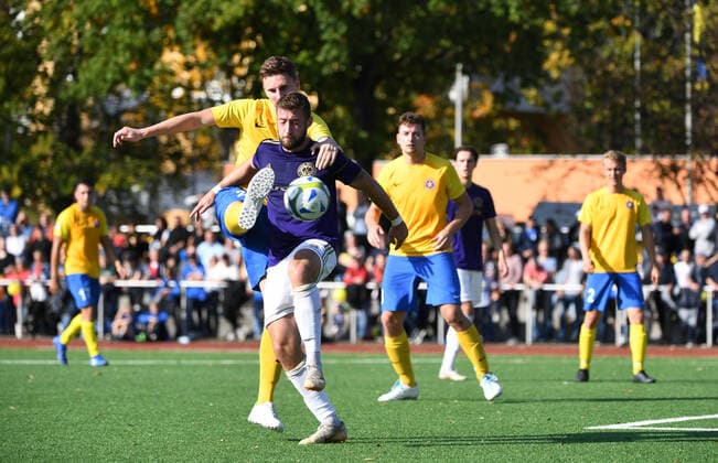 Fussball, Herren, Saison 2019 2020, Berliner AOK-Landespokal (3. Runde), SFC Stern 1900 - Tennis Borussia, v. l. Toni Telle (Stern 1900), Vincent Rabiega (TeBe, Tennis Borussia), 13.10. 2019, Copyright: xMatthiasxKochx