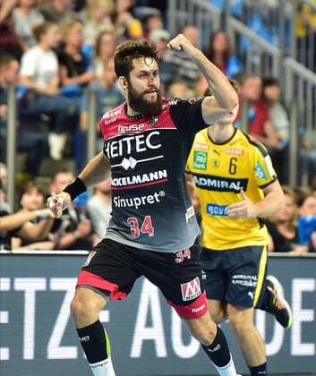 13.10.2019 - Handball - 1. Bundesliga DKB HBL - Saison 2019 2020 - 09.Spieltag: HC Erlangen Metropolregion Nürnberg HCE - Rhein-Neckar Löwen - OGo - Quentin Minel (34, HC Erlangen HCE ) Jubel Freude