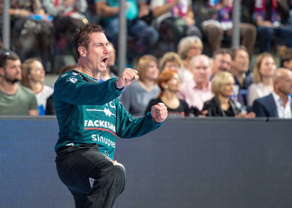 13.10.2019 - Handball - 1. Bundesliga DKB HBL - Saison 2019 2020 - 09.Spieltag: HC Erlangen Metropolregion Nürnberg HCE - Rhein-Neckar Löwen - OGo - Carsten Lichtlein (1, HC Erlangen HCE )