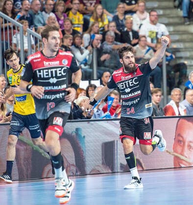 13.10.2019 - Handball - 1. Bundesliga DKB HBL - Saison 2019 2020 - 09.Spieltag: HC Erlangen Metropolregion Nürnberg HCE - Rhein-Neckar Löwen - OGo - Michael Haaß Haass (13, HC Erlangen HCE ) Quentin Minel (34, HC Erlangen HCE ) Jubel Freude