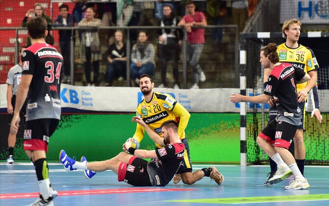 13.10.2019 - Handball - 1. Bundesliga DKB HBL - Saison 2019 2020 - 09.Spieltag: HC Erlangen Metropolregion Nürnberg HCE - Rhein-Neckar Löwen - OGo - Quentin Minel (34, HC Erlangen HCE ) Ilija Abutovic (20, Rhein Neckar Löwen ) Sime Ivic (19, HC Erlangen HCE ) Johannes Sellin (5, HC Erlangen HCE ) Jesper Nielsen (36, Rhein Neckar Löwen )
