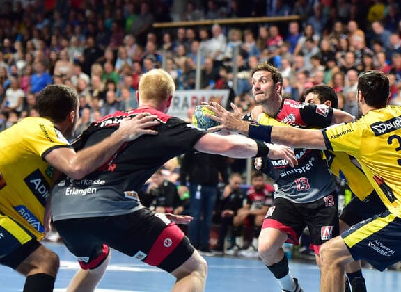 13.10.2019 - Handball - 1. Bundesliga DKB HBL - Saison 2019 2020 - 09.Spieltag: HC Erlangen Metropolregion Nürnberg HCE - Rhein-Neckar Löwen - OGo - Michael Haaß Haass (13, HC Erlangen HCE )