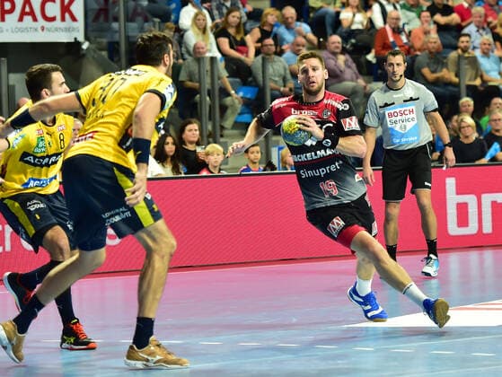 13.10.2019 - Handball - 1. Bundesliga DKB HBL - Saison 2019 2020 - 09.Spieltag: HC Erlangen Metropolregion Nürnberg HCE - Rhein-Neckar Löwen - OGo - Gedeon Guardiola (30, Rhein Neckar Löwen ) Sime Ivic (19, HC Erlangen HCE )