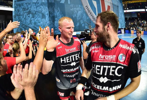 13.10.2019 - Handball - 1. Bundesliga DKB HBL - Saison 2019 2020 - 09.Spieltag: HC Erlangen Metropolregion Nürnberg HCE - Rhein-Neckar Löwen - OGo - Sebastian Firnhaber (18, HC Erlangen HCE ) Quentin Minel (34, HC Erlangen HCE ) Jubel Freude nach Spielende