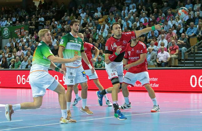 13.10.2019, xovx, Handball HBL, HSG Wetzlar - MT Melsungen emspor, v.l. Stefan Cavor (HSG Wetzlar), Olle Forsell Schefvert (HSG Wetzlar), Julius Kuehn (MT Melsungen), Kai Haefner (MT Melsungen), Felix Danner (MT Melsungen), Aktion . (DFL DFB REGULATIONS PROHIBIT ANY USE OF PHOTOGRAPHS as IMAGE SEQUENCES and or QUASI-VIDEO) Wetzlar