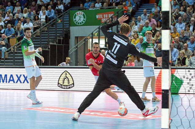13.10.2019, xovx, Handball HBL, HSG Wetzlar - MT Melsungen emspor, v.l. Stefan Cavor (HSG Wetzlar), Michael Allendorf (MT Melsungen), Till Klimpke (HSG Wetzlar), Kristian Bjoernsen (HSG Wetzlar), Aktion . (DFL DFB REGULATIONS PROHIBIT ANY USE OF PHOTOGRAPHS as IMAGE SEQUENCES and or QUASI-VIDEO) Wetzlar