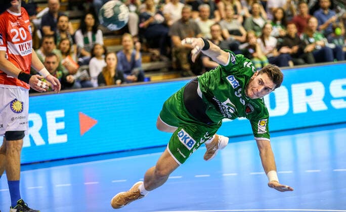 13.10.2019, Handball, 1.Bundesliga, 9.Spieltag, Füchse Berlin - Bergischer HC, Max-Schmeling-Halle. Berlins Mijajlo Marsenic wirft den Ball auf das Tor. Handball - 1.Bundesliga - Füchse Berlin - Bergischer HC