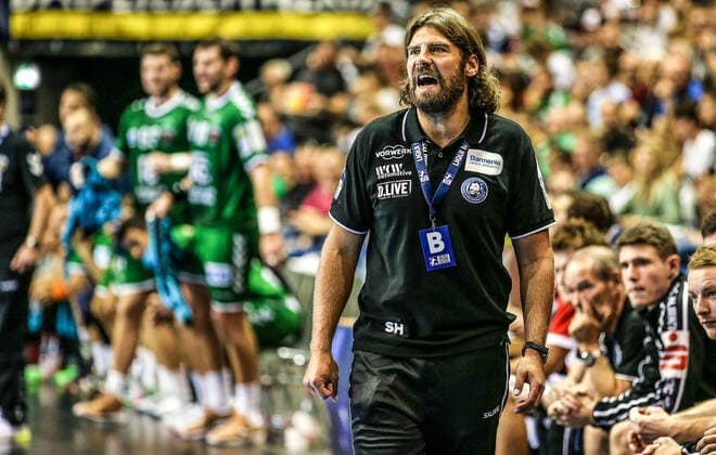 13.10.2019, Handball, 1.Bundesliga, 9.Spieltag, Füchse Berlin - Bergischer HC, Max-Schmeling-Halle. Trainer Sebastian Hinze von Bergischer HC schreit seinem Team etwas zu. Handball - 1.Bundesliga - Füchse Berlin - Bergischer HC