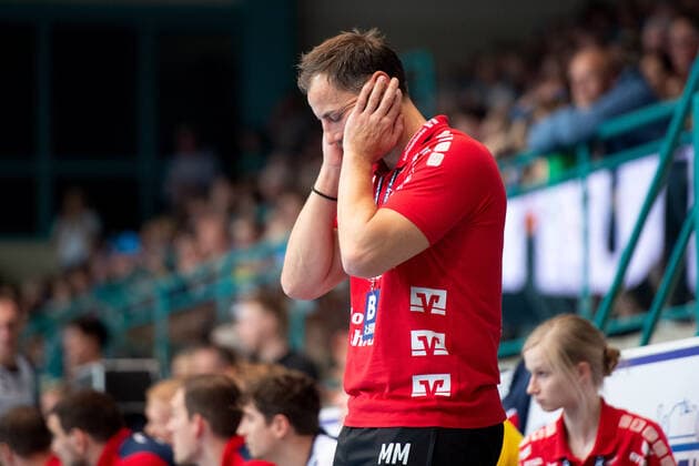 Minden, Deutschland 13.10.2019: 1. Handball-Bundesliga - 2019 2020 - GWD Minden vs. SG Flensburg-Handewitt Maik Machulla (Trainer Flensburg) Minden Nordrhein-Westfalen Deutschland Kampa-Halle