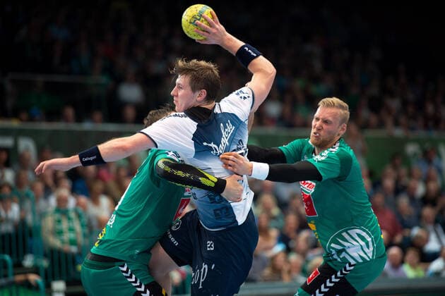 Minden, Deutschland 13.10.2019: 1. Handball-Bundesliga - 2019 2020 - GWD Minden vs. SG Flensburg-Handewitt (M-R) Goran Göran Sogard Sögard Johannessen (Flensburg), Christoffer Rambo (Minden) Minden Nordrhein-Westfalen Deutschland Kampa-Halle