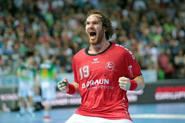 Bilder des Jahres 2019, Sport 10 Oktober Sport Themen der Woche KW41 Sport Bilder des Tages 13.10.2019, xovx, Handball HBL, HSG Wetzlar - MT Melsungen emspor, Jubel bei Timm Schneider (MT Melsungen), Freisteller. (DFL DFB REGULATIONS PROHIBIT ANY USE OF PHOTOGRAPHS as IMAGE SEQUENCES and or QUASI-VIDEO) Wetzlar *** 13 10 2019, xovx, Handball HBL, HSG Wetzlar MT Melsungen emspor, Jubel bei Timm Schneider MT Melsungen , DFL DFB REGULATIONS PROHIBIT ANY USE OF PHOTOGRAPHS as IMAGE SEQUENCES and or QUASI VIDEO Wetzlar