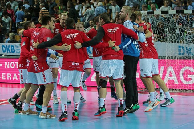 13.10.2019, xovx, Handball HBL, HSG Wetzlar - MT Melsungen emspor, Die MT Melsungen bejubelt den Sieg im Hessenderby. (DFL DFB REGULATIONS PROHIBIT ANY USE OF PHOTOGRAPHS as IMAGE SEQUENCES and or QUASI-VIDEO) Wetzlar