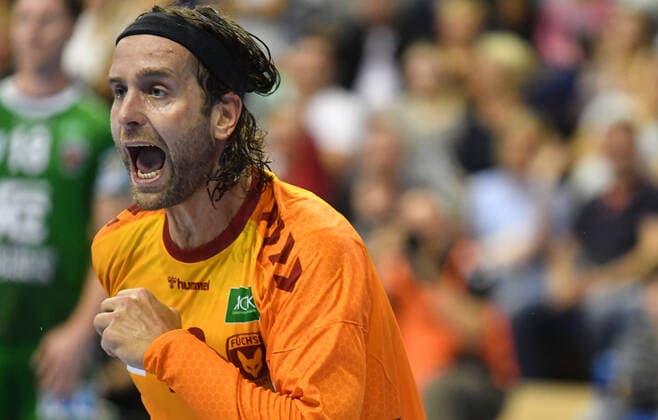 Silvio Heinevetter (Torwart Füchse), jubelt nach einem gehaltenen Wurf Füchse Berlin - Bergischer HC 1. Bundesliga, DKB-Handballbundesliga, 2019 2020 Herren, Männer, Maenner, Handball, Deutschland, Germany, Max-Schmeling-Halle Berlin, 13.10.2019