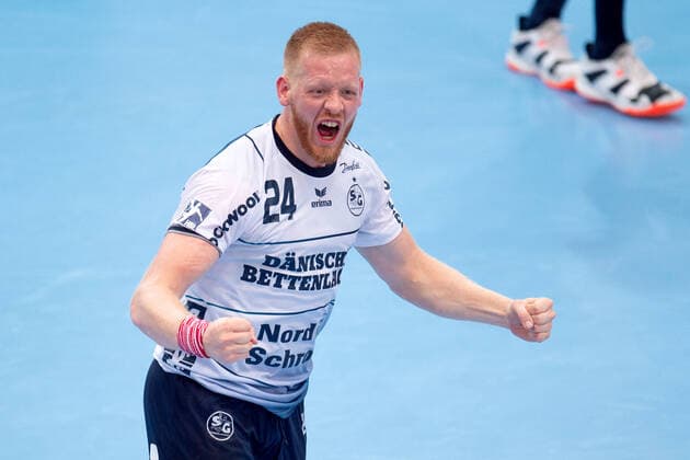 Minden, Deutschland 13.10.2019: 1. Handball-Bundesliga - 2019 2020 - GWD Minden vs. SG Flensburg-Handewitt Jim Gottfridsson (Flensburg) Minden Nordrhein-Westfalen Deutschland Kampa-Halle