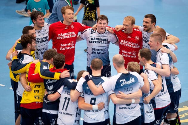 Minden, Deutschland 13.10.2019: 1. Handball-Bundesliga - 2019 2020 - GWD Minden vs. SG Flensburg-Handewitt Schlussjubel (Flensburg) Minden Nordrhein-Westfalen Deutschland Kampa-Halle
