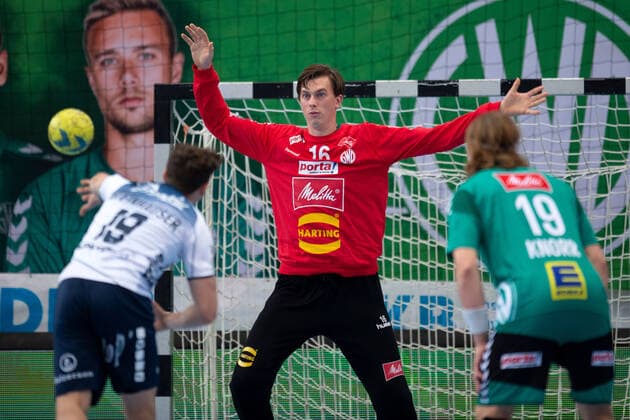Minden, Deutschland 13.10.2019: 1. Handball-Bundesliga - 2019 2020 - GWD Minden vs. SG Flensburg-Handewitt (L-M) Marius Steinhauser (Flensburg), Malte Semisch (Minden) Minden Nordrhein-Westfalen Deutschland Kampa-Halle