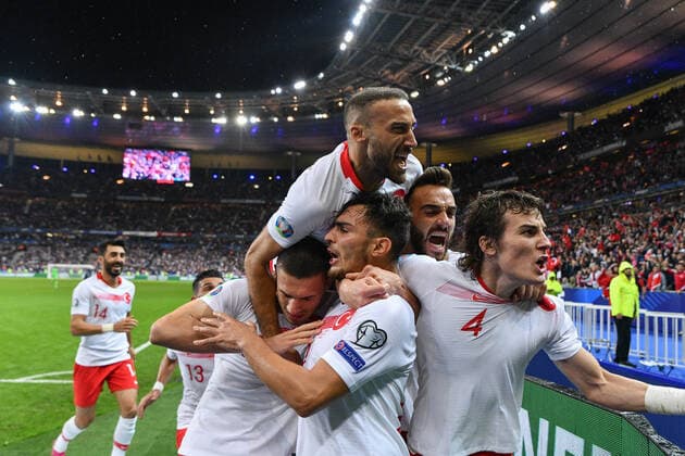 FRANCE TURKEY EURO 2020 Team Turkey celebrates equalization during the France-Turkey match, on October 14, 2019, at the Stade de France for the qualifications of Euro 2020.  JulienxMattiax xLexPictorium LePictorium0216561  imagoximages LexPictorium imago images 94117340