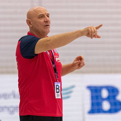 Herbert Müller (Thüringer HC, Trainer, head coach); gestikulierend, 16.10.2019, Erfurt (Deutschland), Handball, 1. Bundesliga Frauen, Thüringer HC - Buxtehuder SV