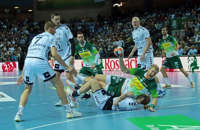 17.10.2019, xovx, Handball HBL, HSG Wetzlar - THW Kiel emspor, v.l. Magnus Landin Jacobsen (THW Kiel), Hendrik Pekeler (THW Kiel), Filip Mirkulovski (HSG Wetzlar), Lukas Nilsson (THW Kiel), Anton Lindskog (HSG Wetzlar), Patrick Wiencek (THW Kiel), Olle Forsell Schefvert (HSG Wetzlar), Aktion . (DFL DFB REGULATIONS PROHIBIT ANY USE OF PHOTOGRAPHS as IMAGE SEQUENCES and or QUASI-VIDEO) Wetzlar