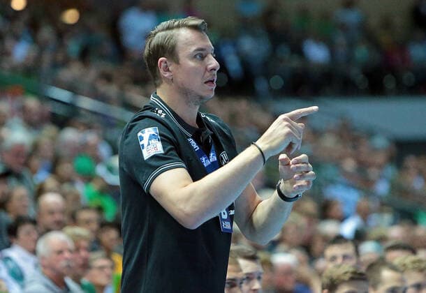 17.10.2019, xovx, Handball HBL, HSG Wetzlar - THW Kiel emspor, Trainer Filip Jicha (THW Kiel), Freisteller. (DFL DFB REGULATIONS PROHIBIT ANY USE OF PHOTOGRAPHS as IMAGE SEQUENCES and or QUASI-VIDEO) Wetzlar