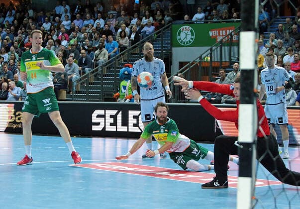 17.10.2019, xovx, Handball HBL, HSG Wetzlar - THW Kiel emspor, v.l. Lenny Rubin (HSG Wetzlar), Pavel Horak (THW Kiel), Maximilian Holst (HSG Wetzlar), Niklas Landin Jakobsen (THW Kiel), Niclas Ekberg (THW Kiel), Aktion . (DFL DFB REGULATIONS PROHIBIT ANY USE OF PHOTOGRAPHS as IMAGE SEQUENCES and or QUASI-VIDEO) Wetzlar