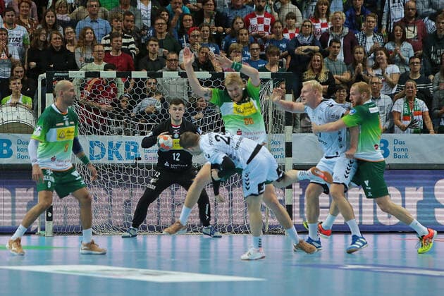 17.10.2019, xovx, Handball HBL, HSG Wetzlar - THW Kiel emspor, v.l. Joao Ferraz (HSG Wetzlar), Anadin Suljakovic (HSG Wetzlar), Miha Zarabec (THW Kiel), Anton Lindskog (HSG Wetzlar), Patrick Wiencek (THW Kiel), Stefan Kneer (HSG Wetzlar), Aktion . (DFL DFB REGULATIONS PROHIBIT ANY USE OF PHOTOGRAPHS as IMAGE SEQUENCES and or QUASI-VIDEO) Wetzlar