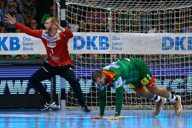 17.10.2019, xtgx, Handball Liqui Moly HBL, SC Magdeburg - TVB Stuttgart emspor, v.l. Johannes Bitter (Stuttgart, 1) Jubelt über gehaltenen Ball, abgewehrt, gehalten, Torhüter GETEC Arena