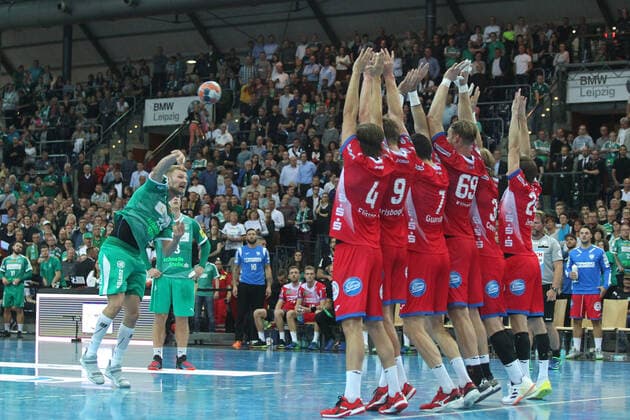 SC DHfK Leipzig vs. TBV Lemgo Lippe, Liqui Moly HBL, 17.10.19 Handball, 1. Bundesliga, Saison 2019 2020, 10. Spieltag: SC DHfK Leipzig vs. TBV Lemgo Lippe am 17.10.19 in der Arena Leipzig. Im Bild: Philipp WEBER ( 20, SC DHfK Leipzig) beim Freiwurf Copyright: xBEAUTIFULxSPORTS JanxKaeferx