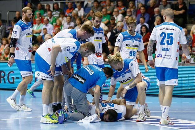 Sport Bilder des Tages 17.10.2019, xtgx, Handball Liqui Moly HBL, SC Magdeburg - TVB Stuttgart emspor, v.l. Zarko Peshevski (Stuttgart, 44) verletzt am Boden GETEC Arena