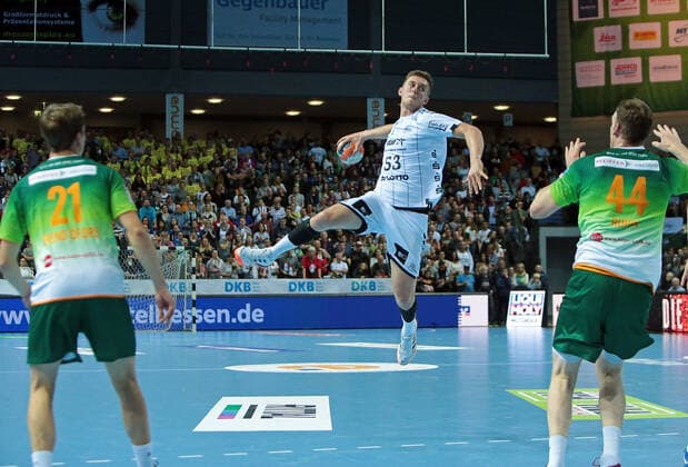 17.10.2019, xovx, Handball HBL, HSG Wetzlar - THW Kiel emspor, v.l. Emil Frend Oefors (HSG Wetzlar), Nikola Bilyk (THW Kiel), Lenny Rubin (HSG Wetzlar), Aktion . (DFL DFB REGULATIONS PROHIBIT ANY USE OF PHOTOGRAPHS as IMAGE SEQUENCES and or QUASI-VIDEO) Wetzlar