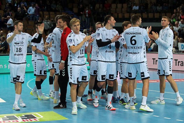 17.10.2019, xovx, Handball HBL, HSG Wetzlar - THW Kiel emspor, Die Kieler Spieler bejubeln den 30:26 Sieg in Wetzlar, Freisteller. (DFL DFB REGULATIONS PROHIBIT ANY USE OF PHOTOGRAPHS as IMAGE SEQUENCES and or QUASI-VIDEO) Wetzlar