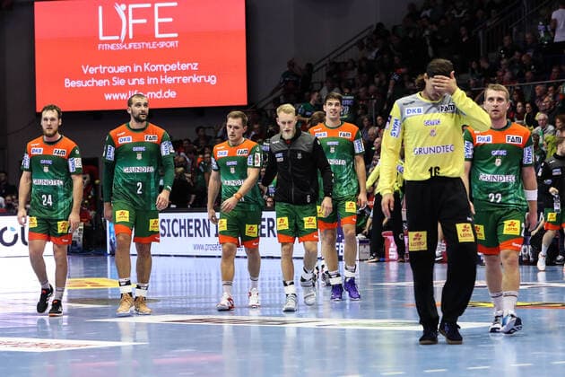 Christian O Sullivan,Zeljko Musa,Albin Lagergren,Matthias Musche,Piotr Chrapkowski,Torwart Jannick Green Krejberg,Lukas Mertens (v.li.,SC Magdeburg) - Handball Bundesliga Saison 2019-2020 SC Magdeburg vs. TVB 1898 Stuttgart in der GETEC Arena in Magdeburg - Aktion,Handball,MannMänner,Deutschland,17.10.2019