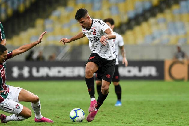 Fluminense x Athético PR RIO DE JANEIRO, RJ - 17.10.2019: FLUMINENSE X ATHÉTICO PR - Bruno Guimarães during Fluminense x Athetic-PR, match valid for the 26th round of the Brazilian Championship, held at Maracanã Stadium, located in the city of Rio de Janeiro, on Thursday night (17). (Photo: Celso Pupo Fotoarena) x1815001x  CelsoxPupo