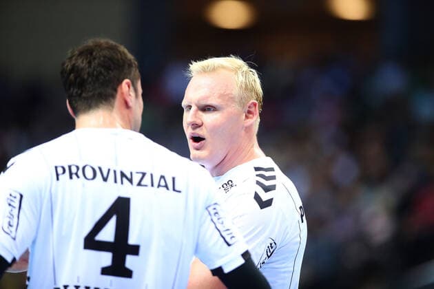 Patrick Wiencek (Kiel, rechts) im Gespraech mit Domagoj Duvnjak (Kiel) HSG Wetzlar vs THW Kiel, Handball, 1. Bundesliga, 17.10.2019 HSG Wetzlar vs THW Kiel, Handball, 1. Bundesliga, 17.10.2019 Wetzlar Copyright: xEIBNER RenexWeissx EP_RWS