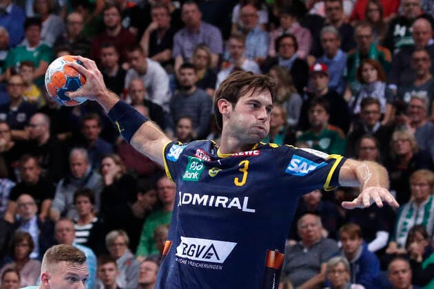 17.10.2019, TUI Arena, Hannover, Ligaspiel, 1. Bundesliga, TSV Hannover-Burgdorf vs Rhein-Neckar Loewen, im Bild Uwe Gensheimer (3, Loewen) beim Siebenmeter TSV Hannover-Burgdorf vs Rhein-Neckar Loewen