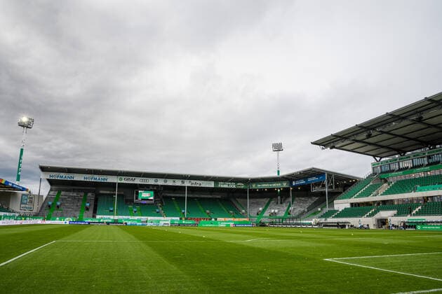 Sportpark Ronhof Thomas Sommer rund 90 Minuten vor Anpfiff; SpVgg Greuther Fürth - SG Dynamo Dresden; Fußball; 2. Liga; Saison 2019 2020; 10. Spieltag; Sportpark Ronhof Thomas Sommer; Fürth; 18. Oktober 2019;