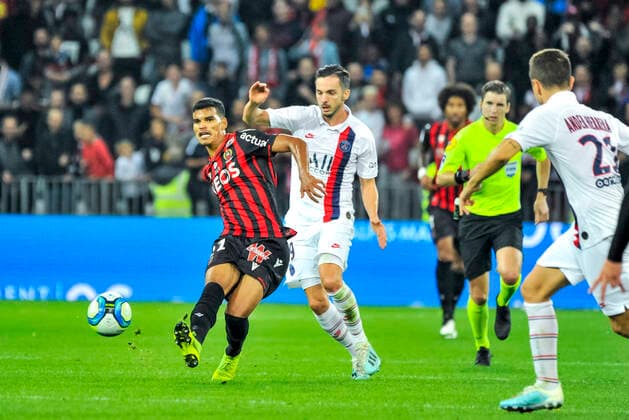 Danilo Barbosa (OGC Nice) - Pablo Sarabia (PSG) FOOTBALL : OGC nice vs PSG - Ligue 1 conforama - Nice - 18 10 2019 NorbertScanella PanoramiC 