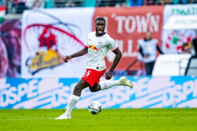 Dayot Upamecano 5 (RB Leipzig) waehrend der Saison 2019-2020 in der 1. Fussball Bundesliga (Herren) am 8. Spieltag zwischen RB Leipzig und VfL Wolfsburg in der Red Bull Arena am 19. October 2019 in Leipzig, Sachsen, Deutschland (DFL REGULATIONS PROHIBIT ANY USE OF PHOTOGRAPHS AS IMAGE SEQUENCES AND OR QUASI-VIDEO)