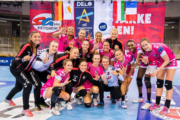 Ludwigsburg, Deutschland 19. Oktober 2019: CL - 19 20 - SG BBM Bietigheim vs. Brest Bretagne Handball die Mannschaft von Brest, Schlussjubel Schlußjubel Emotion Freude Bietigheim-Bissingen Egetrans Arena Baden-Württemberg Deutschland